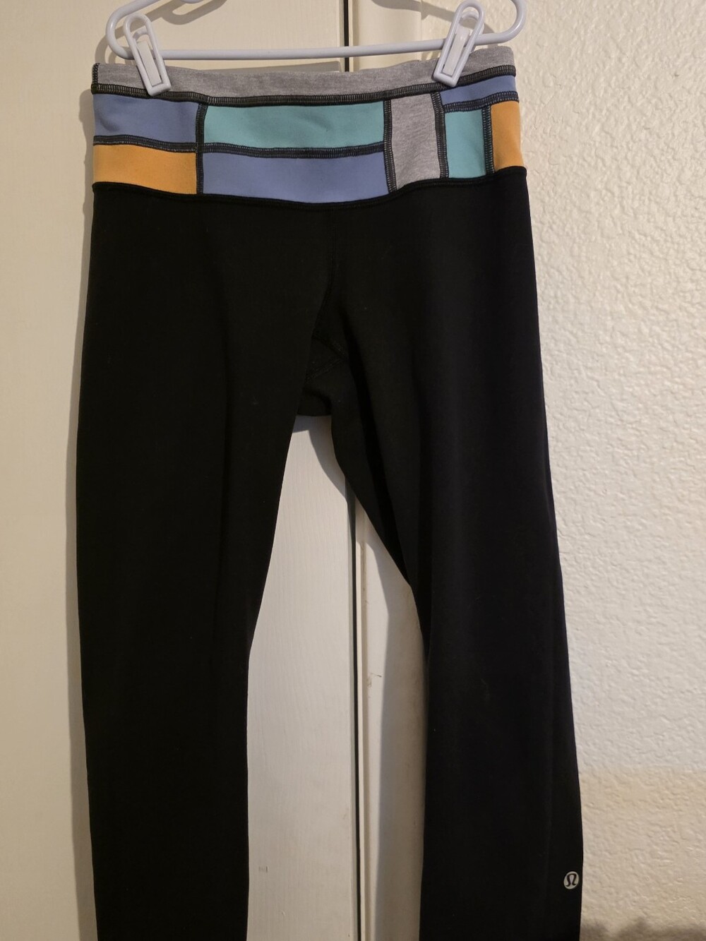 lululemon y2k Reversible Capris size 4